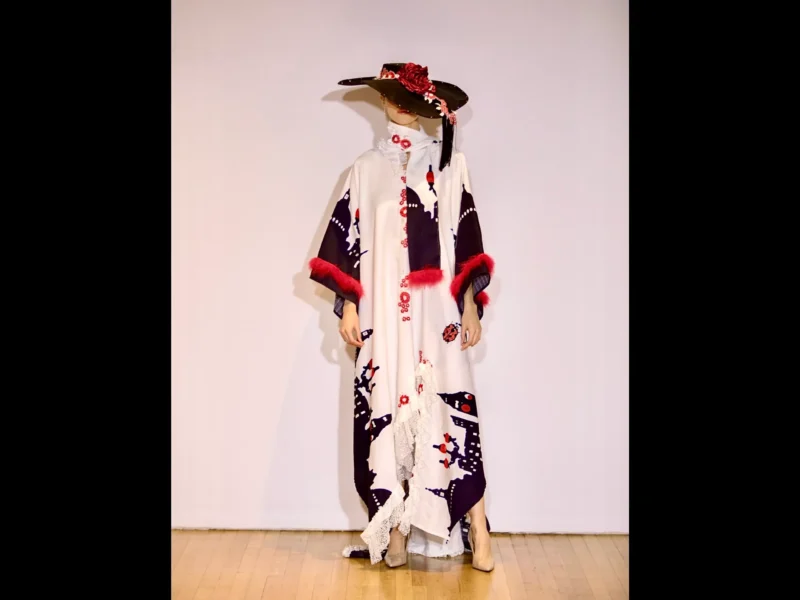 Maravilla Imperial | Vestido Kimono Alta Costura con Pamela y Cristales Swarovski